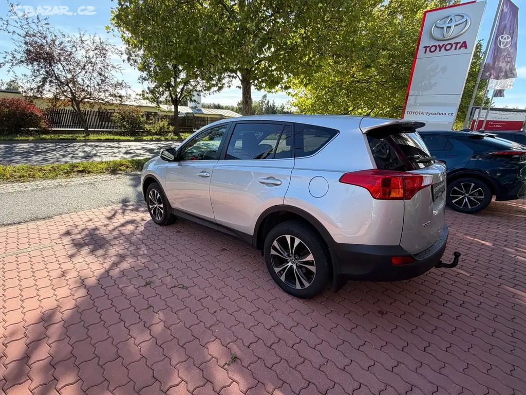 Toyota Rav4, 2.2 D-4D, 4X4, Automat, tažné - fotka 6