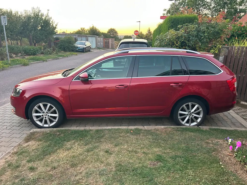 Škoda Octavia III 1.6 TDI DSG - fotka 4