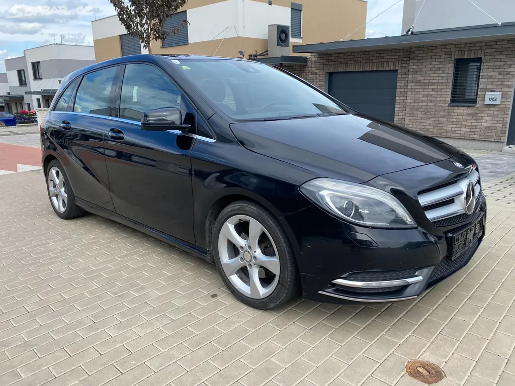 Mercedes-Benz Třídy B, 180 CDI, r.2012, nová STK - fotka 5