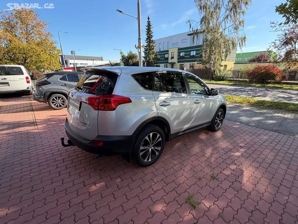 Toyota Rav4, 2.2 D-4D, 4X4, Automat, tažné - fotka 5