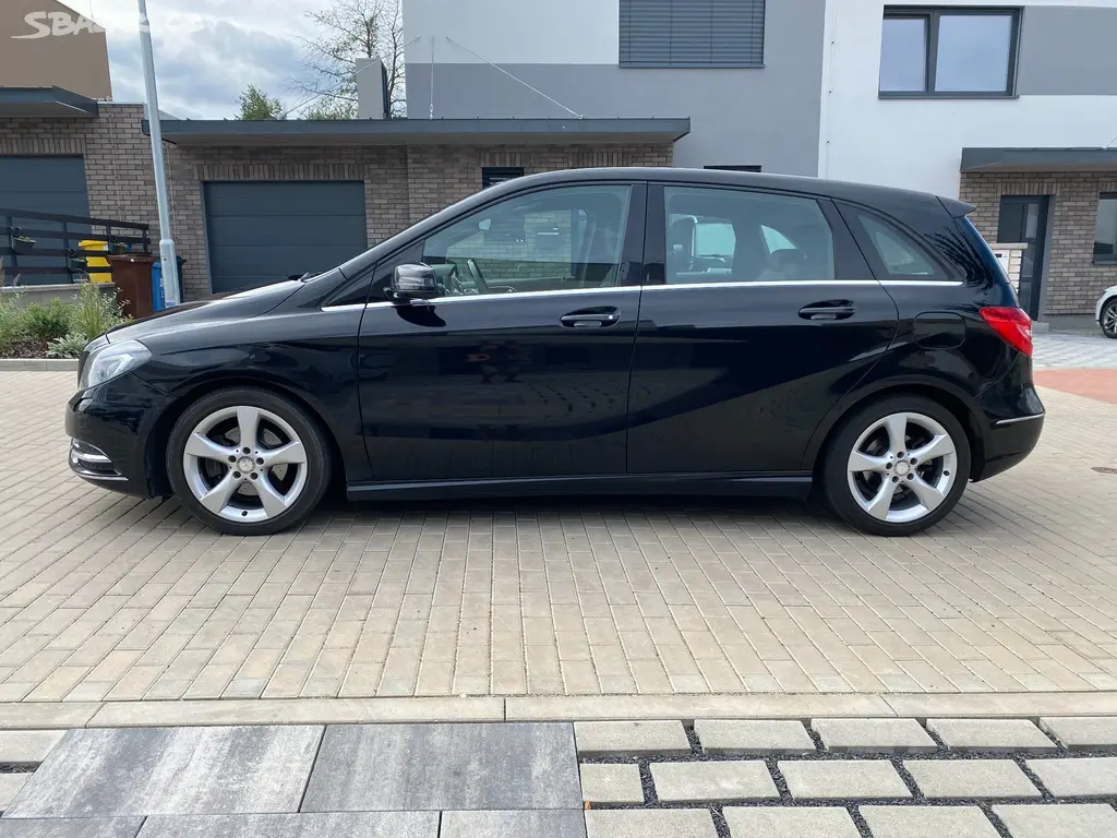 Mercedes-Benz Třídy B, 180 CDI, r.2012, nová STK - fotka 3