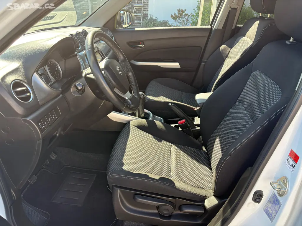Suzuki Vitara 1.6 VVt, SMART, Kamera, LED svícení - fotka 5