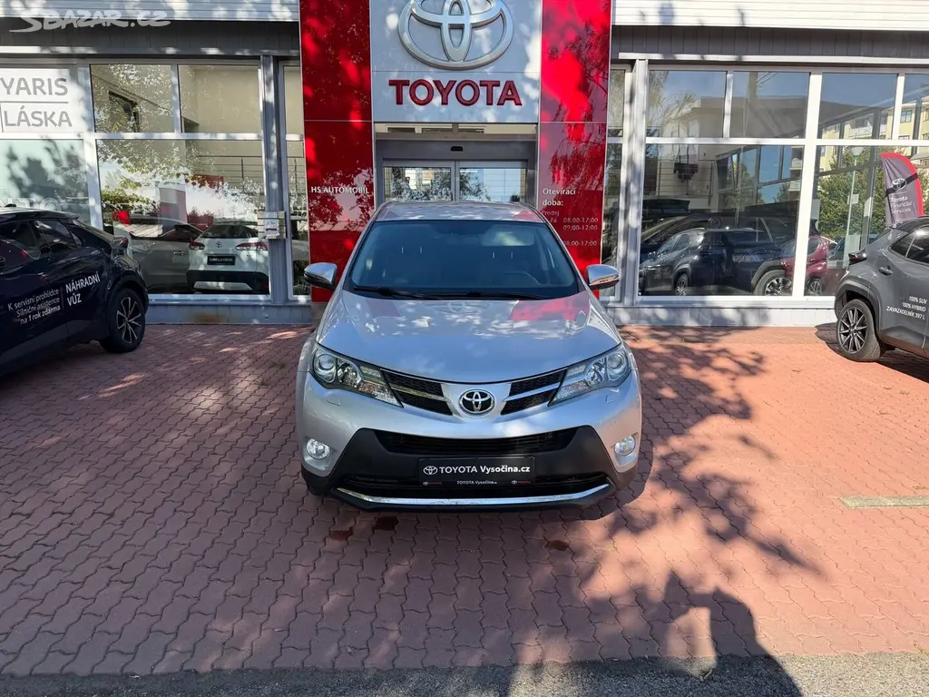 Toyota Rav4, 2.2 D-4D, 4X4, Automat, tažné - fotka 2