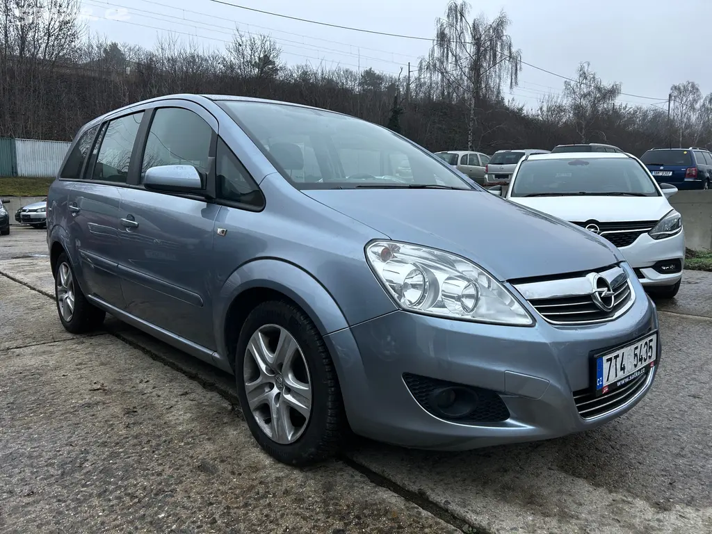 Opel Zafira, 1,8 16V, 7 míst - fotka 3