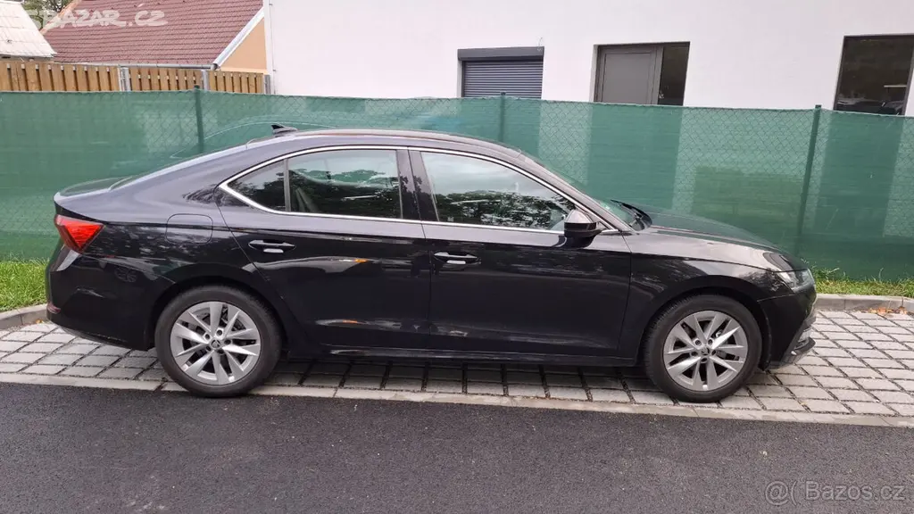 Škoda OCTAVIA IV 1.5 TSI PŘENECHÁNÍ LEASINGU - fotka 3