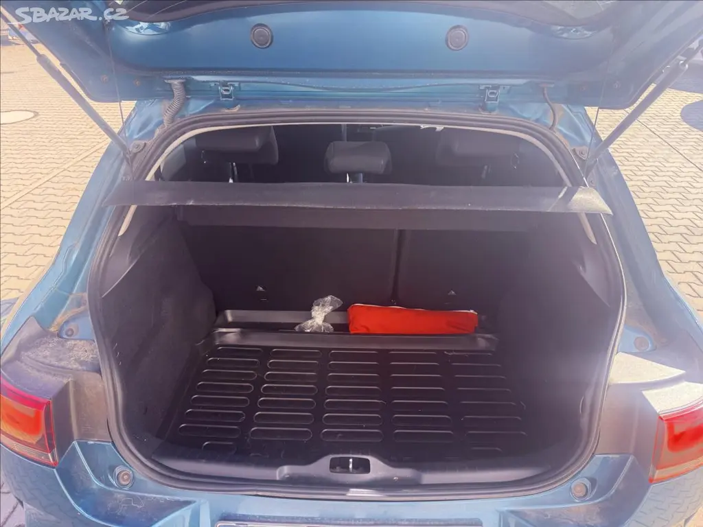 Citroën C4 Cactus, 1,2 Shine - 1. majitel osobní - fotka 6