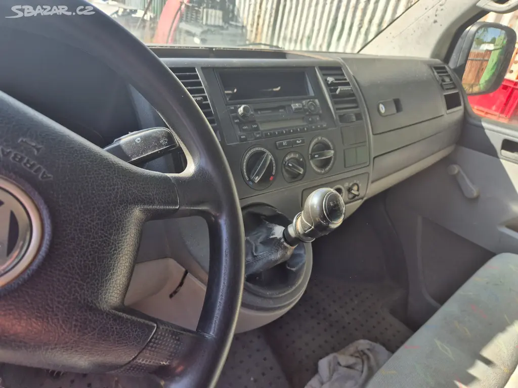 Volkswagen Transporter T5 2,5 tdi r.v.2004 - fotka 6