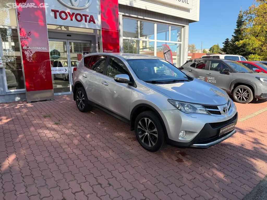 Toyota Rav4, 2.2 D-4D, 4X4, Automat, tažné - fotka 3