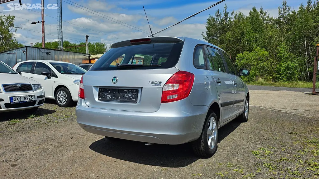 Škoda Fabia II 1.2 TSI 63kW Facelift, 4-válec 2011 - fotka 6