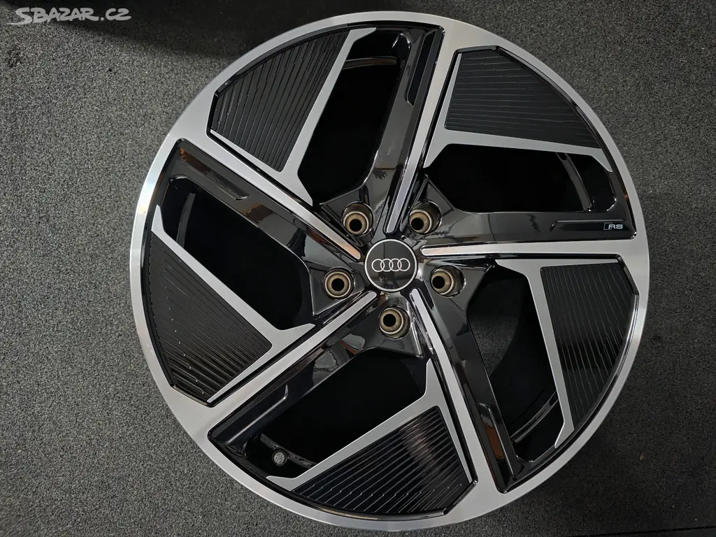 Audi E - Tron GT Alu kolo 20 4J3601025H 1 Ks