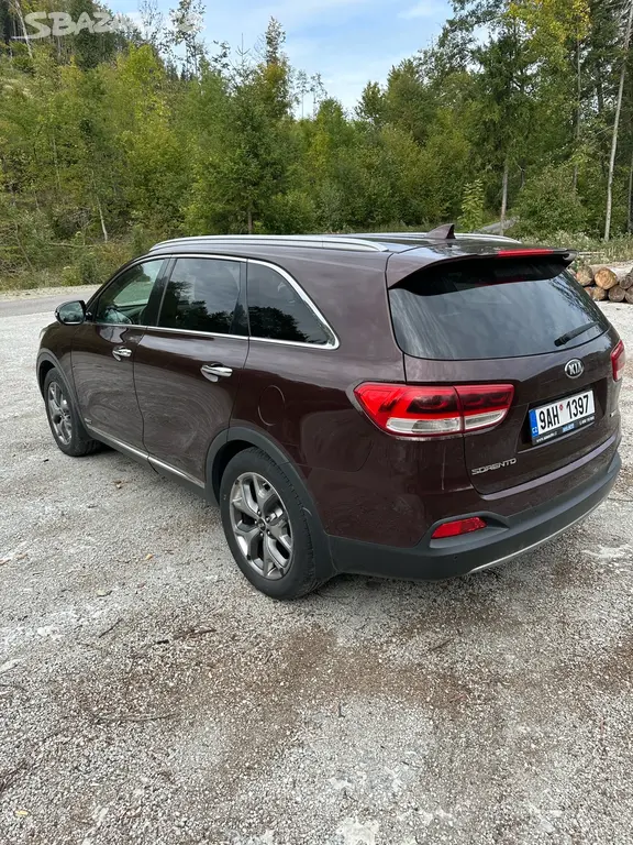 Kia SORENTO 2.2 CRDi 147kW 4x4 | AUTOMAT | 7 MÍST - fotka 5