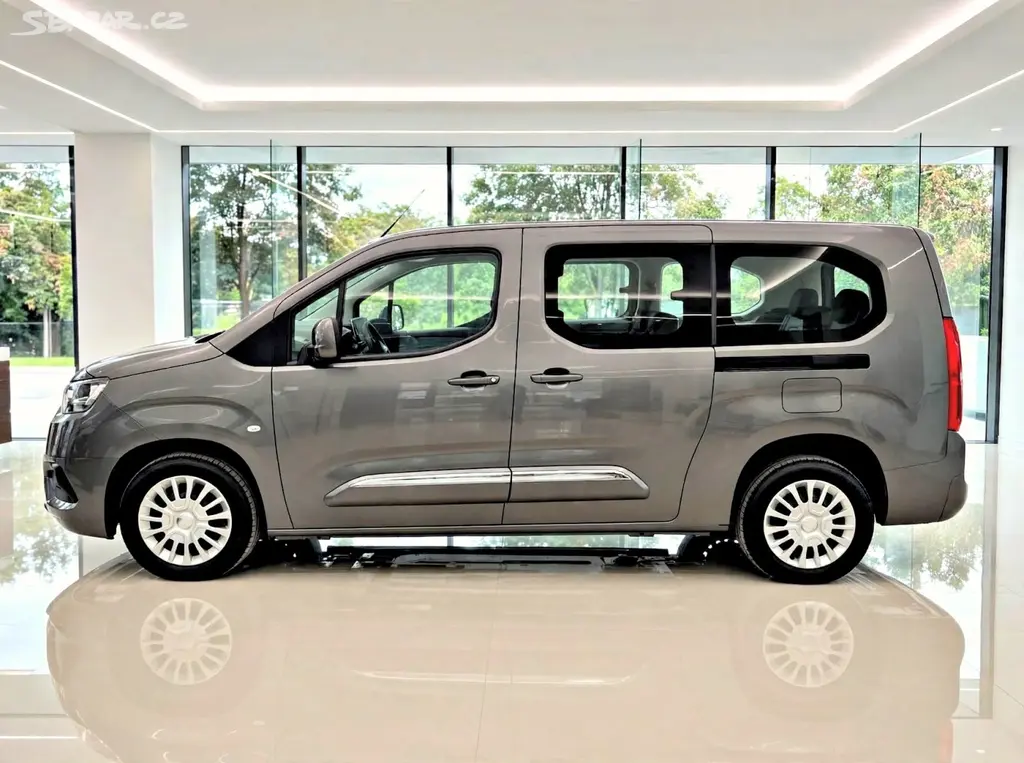 Toyota Proace City Verso, 1.2 T 7-míst Long,Shuttle