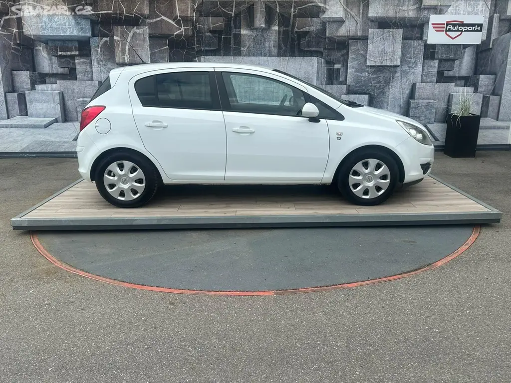 Opel Corsa, 1.2i,63KW,TEMPOMAT,111 EDITION - fotka 5