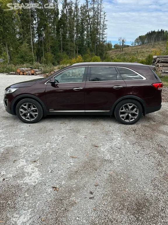 Kia SORENTO 2.2 CRDi 147kW 4x4 | AUTOMAT | 7 MÍST - fotka 3