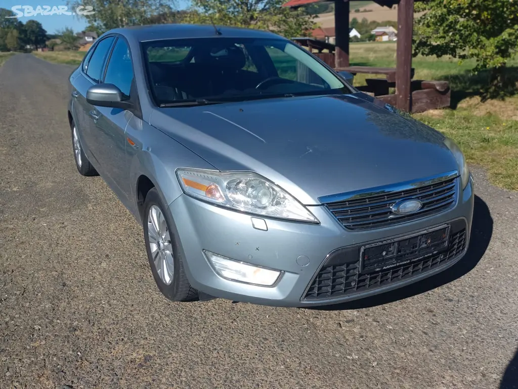Ford Mondeo Ghia 2.0 107Kw RV.2008 - NOVÁ STK - fotka 3