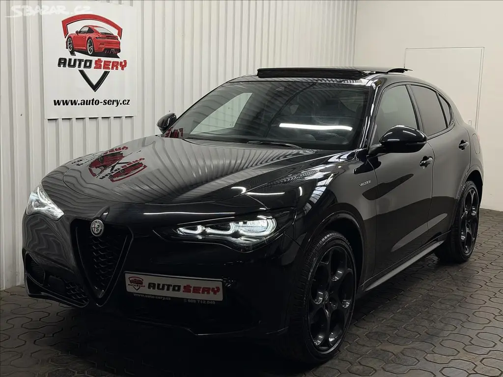 Alfa Romeo Stelvio, VELOCE 206kW Q4 PANO TAŽNÉ R21