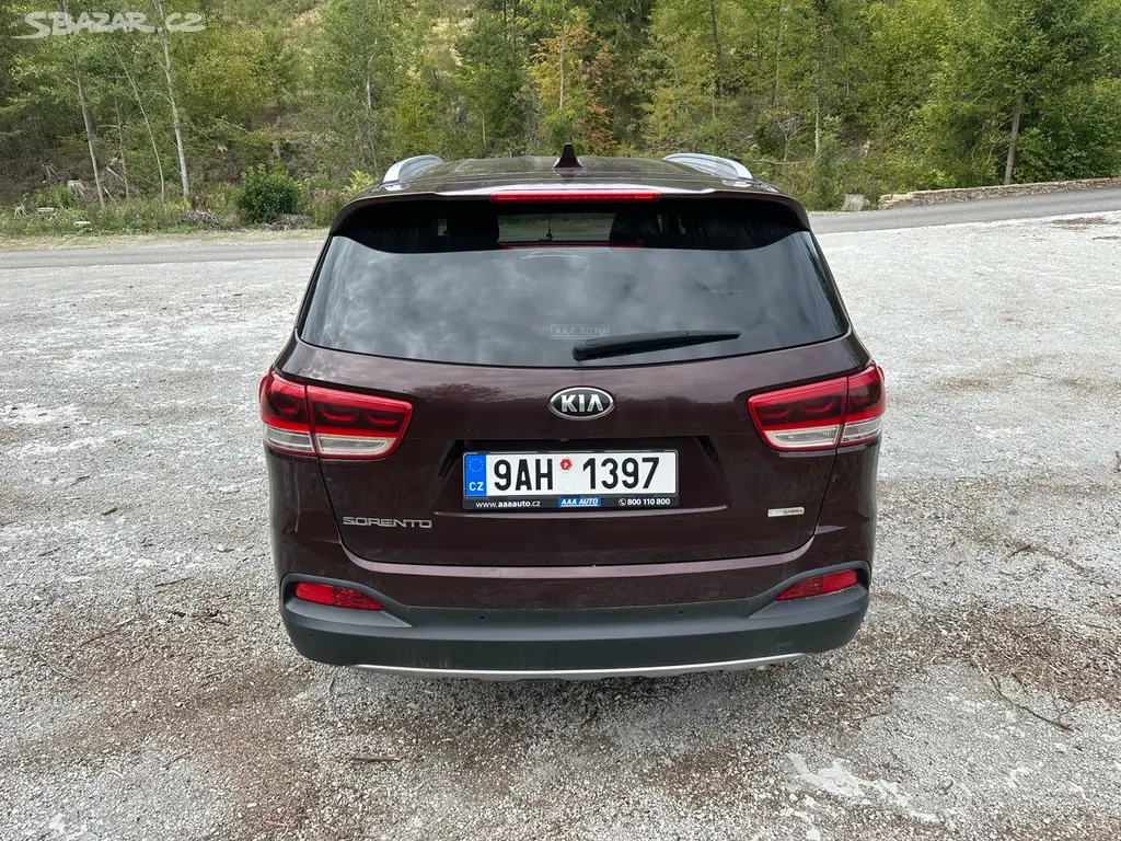Kia SORENTO 2.2 CRDi 147kW 4x4 | AUTOMAT | 7 MÍST - fotka 4