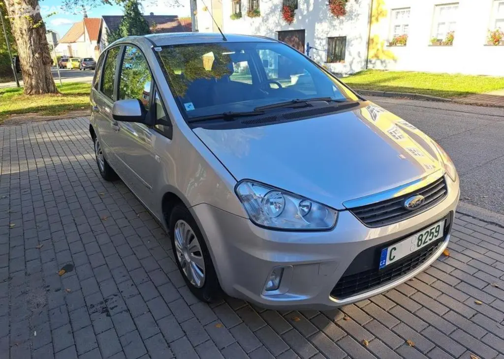 Ford C-MAX 1,6 i Trend benzín manuální