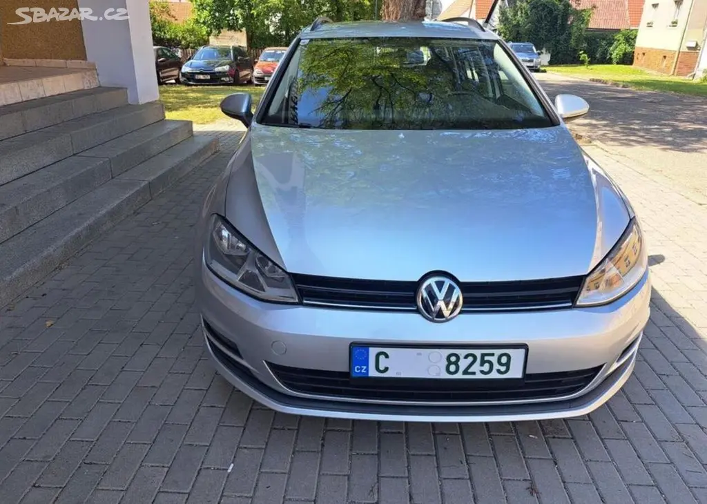 Volkswagen Golf 1,6 TDI Variant nafta manuální - fotka 2