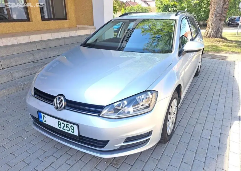 Volkswagen Golf 1,6 TDI Variant nafta manuální - fotka 3