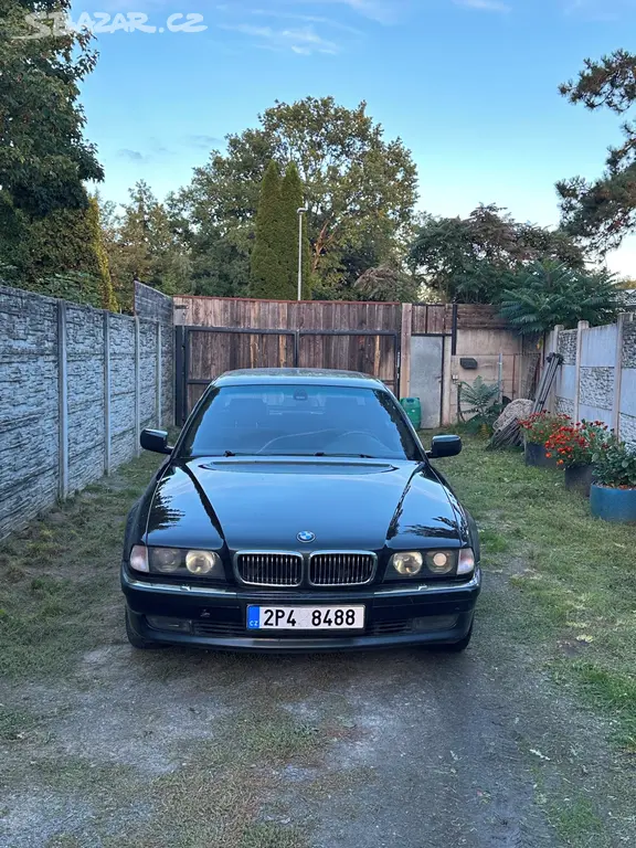 BMW 735i V8 manuál