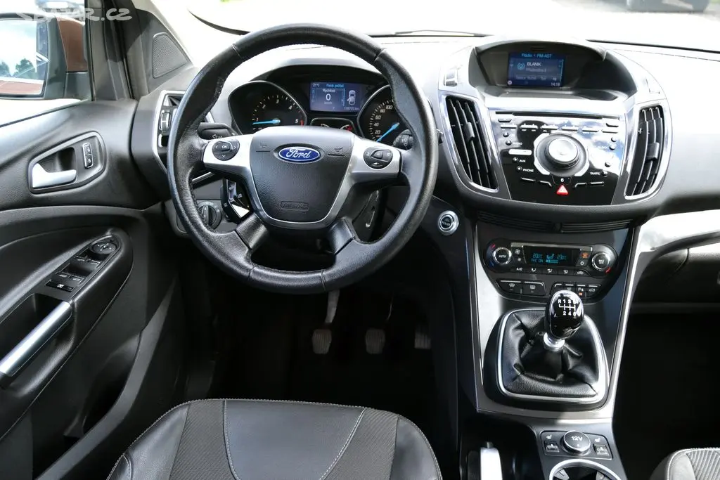 Ford Kuga 2.0 TDCI 120kW Titanium 4x4 - fotka 6