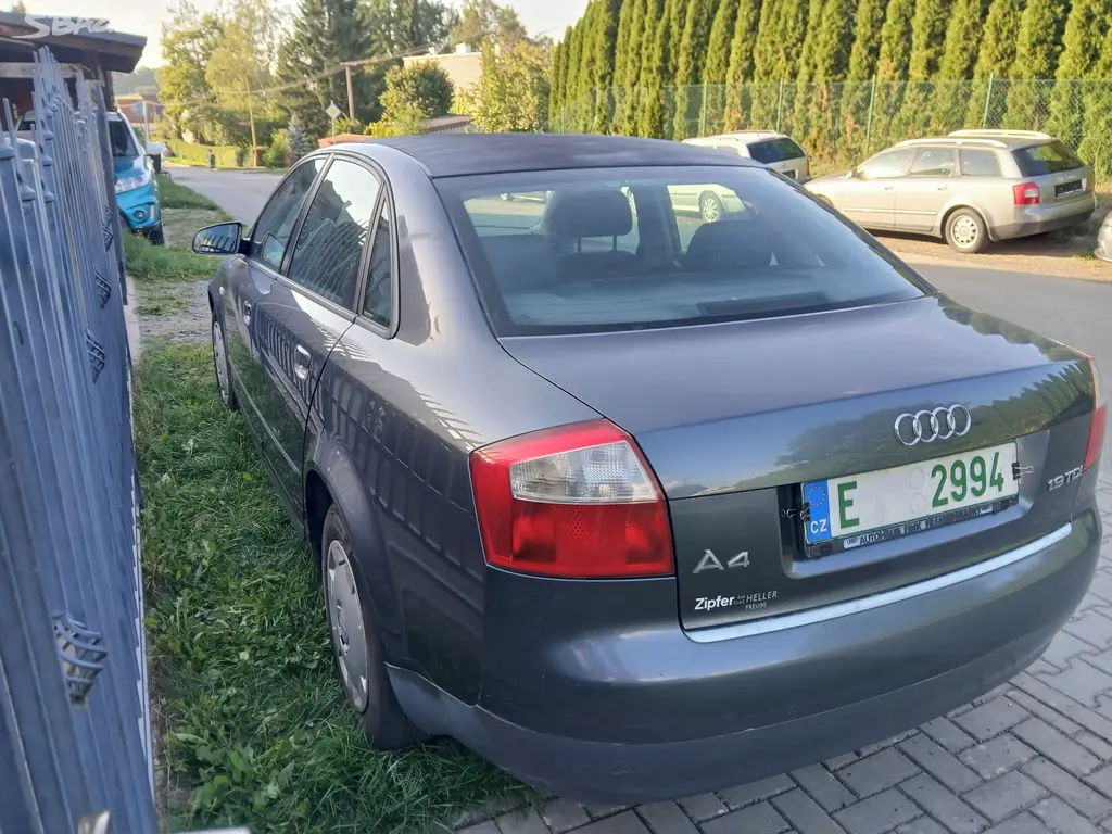 Audi A4 sedan 1.9Tdi, 74kW,Nová Česká STK, bez DPF - fotka 4