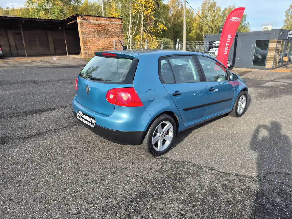Volkswagen Golf, 1.6i 75kW, nová STK - fotka 5