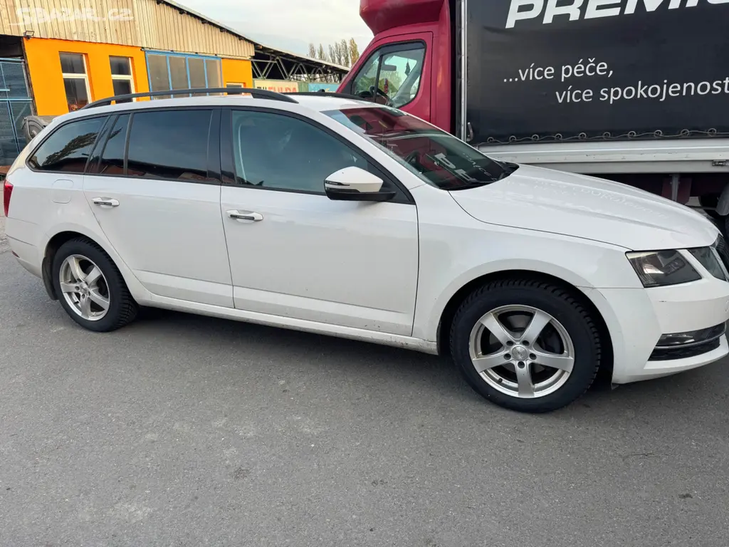 Škoda OCTAVIA III FACELIFT 2.0 TDI 6ST. MANUÁL - fotka 5