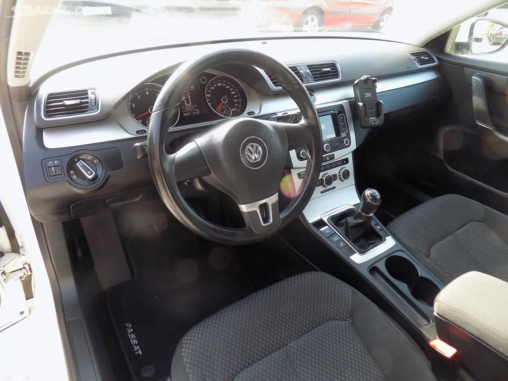 Volkswagen Passat 1.4 TSI 90 KW AUTOKLIMA VÝHŘEV - fotka 5