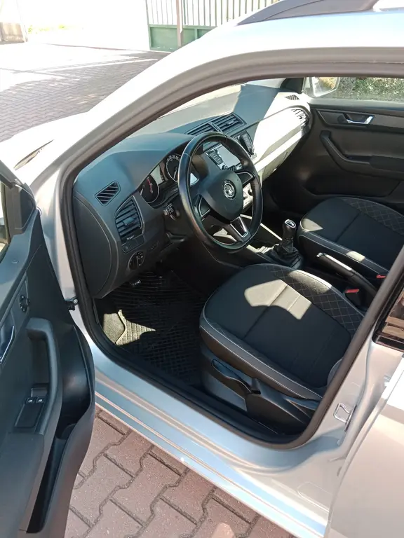 Škoda fabia 3 1.0TSI - fotka 5