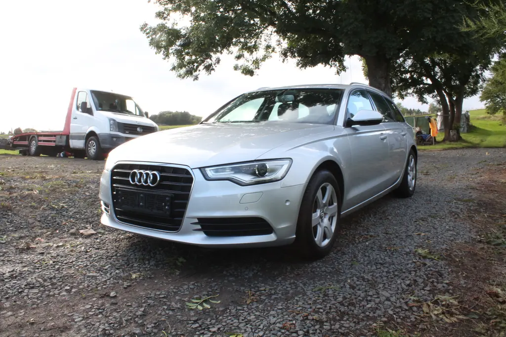 Audi A6 3,0 TDI V6, Avant, 150kW, Servisní kniha