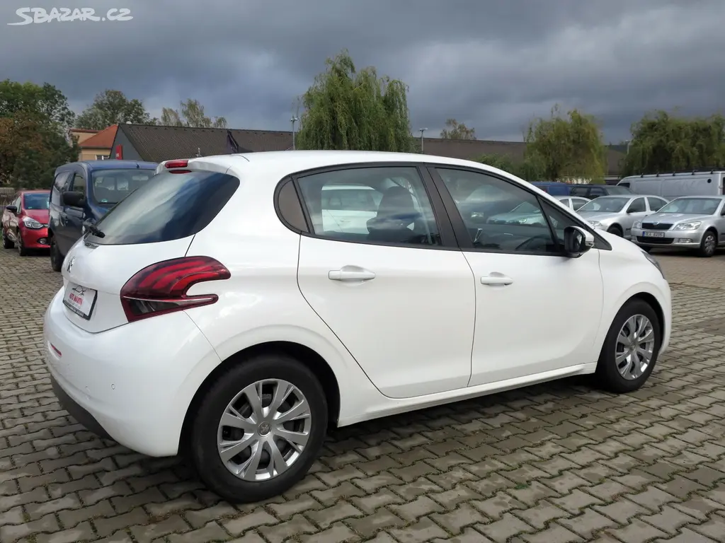 Peugeot 208 1.2i 61kW Klima,Nové rozvody,38 459 Km - fotka 4