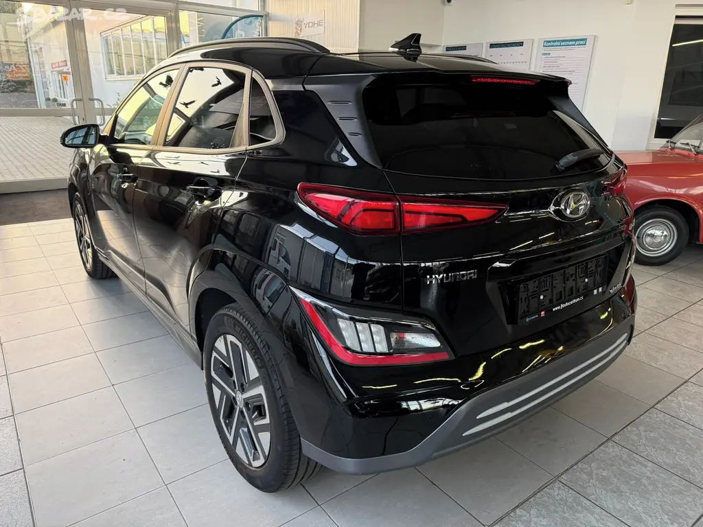 Hyundai Kona, EV100 kW/42 kWh 100%SOH - fotka 5