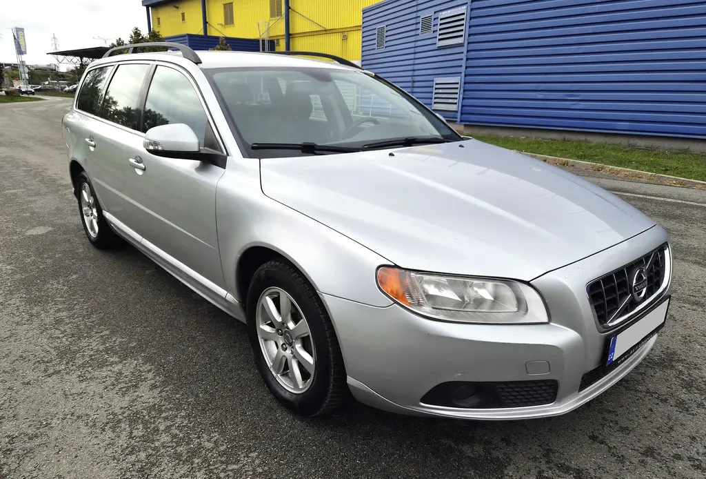 Volvo V70, 2.0 149KW KOUPENO ČR MANUÁL - fotka 3