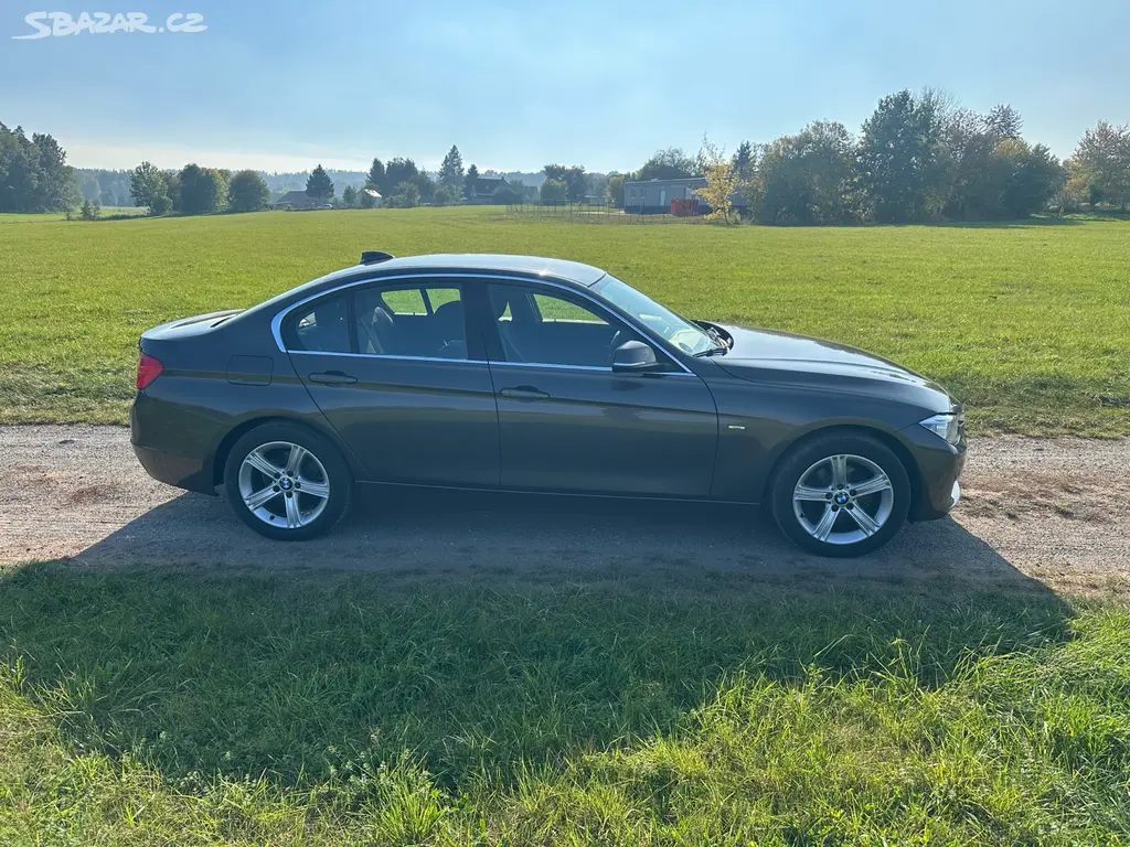 Bmw f30 320i luxury manual 154tis km - fotka 6