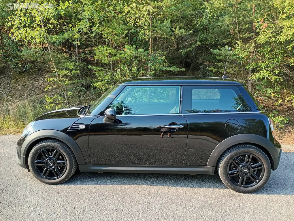 Mini One 1.6i /72 kW/ Black Edition, EURO 6. - fotka 2