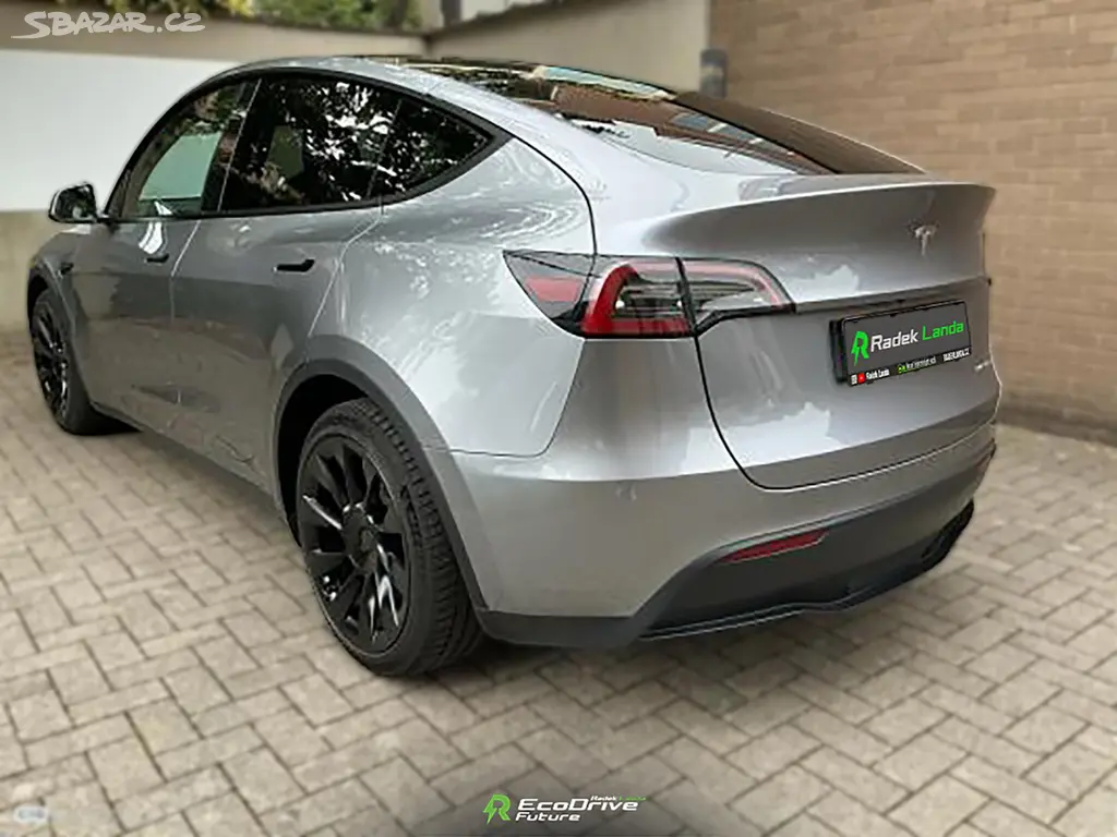 Tesla Model Y, Long Range AWD 4×4 - fotka 3