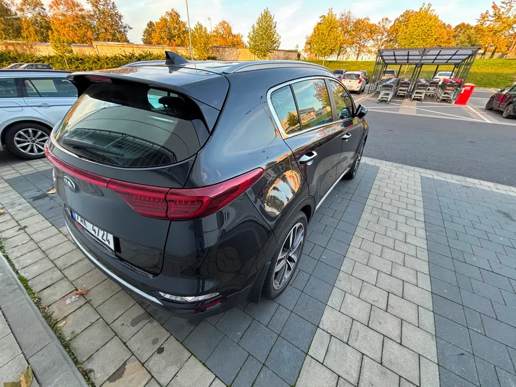 Kia sportage 1.6 CRDi 4x4 automat, 2019 - fotka 3