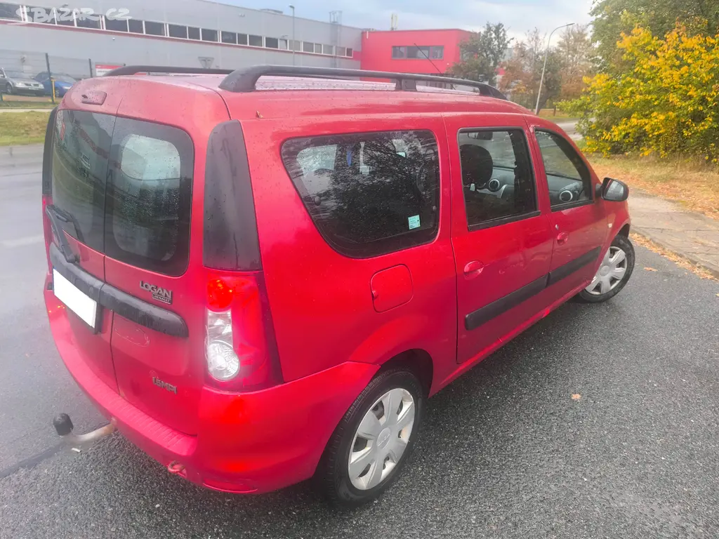 Dacia Logan MCV 1.6 MPI Lauréate - 7 míst - fotka 3