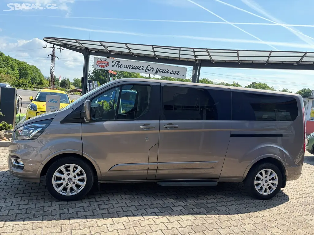 Ford Tourneo Custom 2.0 EcoBlue Titanium - fotka 3