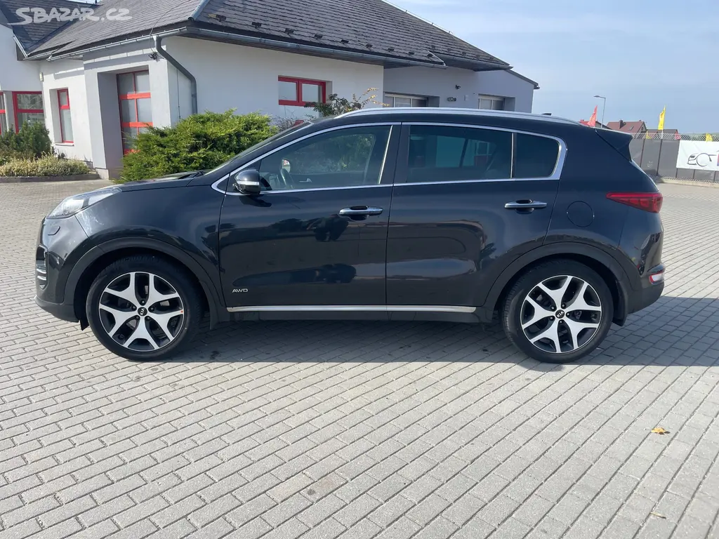 Kia SPORTAGE 1,6GDi 130kw 4x4 GT-Line CZauto 2017 - fotka 2