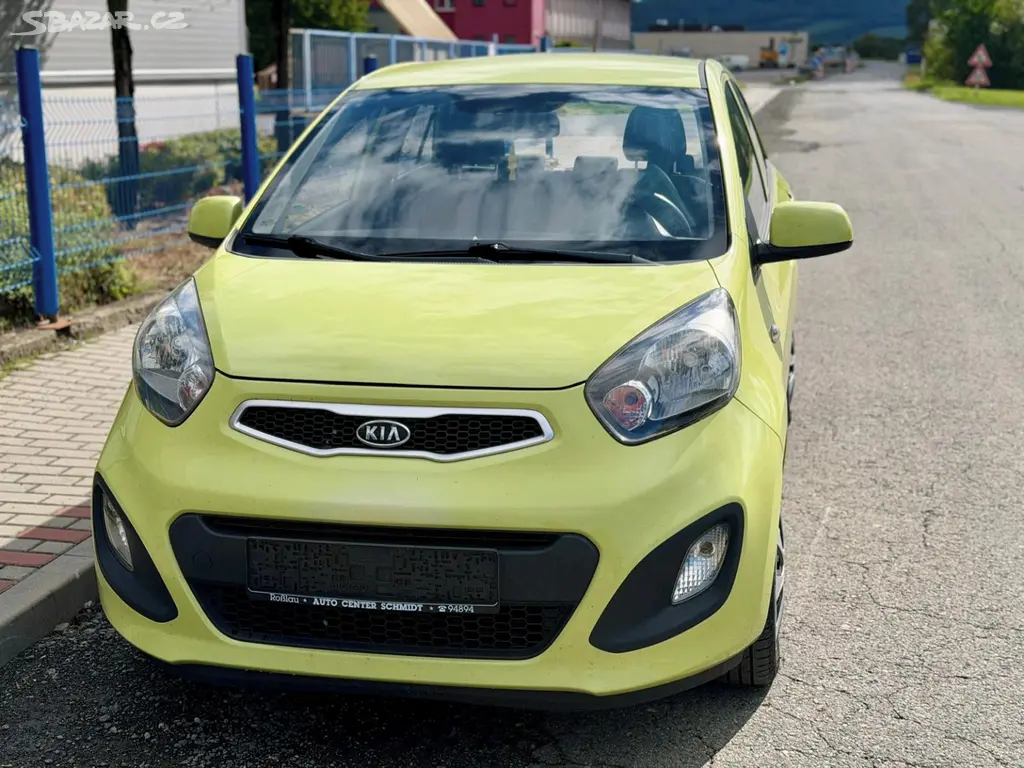 Kia Picanto 1.0 Attract 51kW rok 2012 jen 105tkm - fotka 2