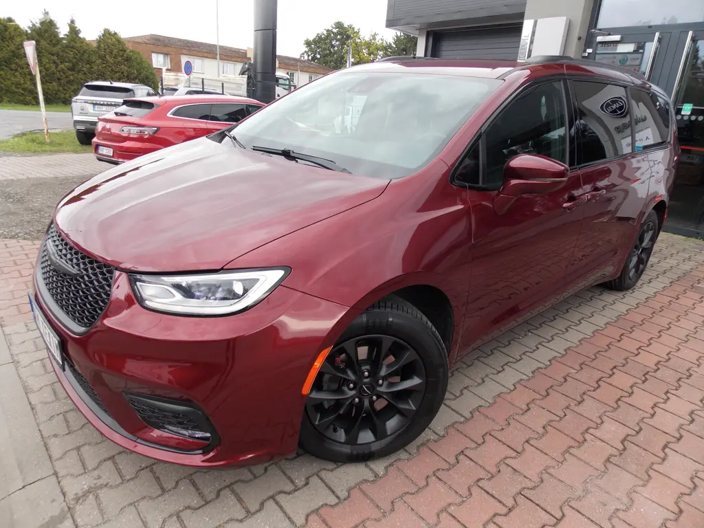 Chrysler Pacifica 3,6 V6 Pentastar, verze S, DVD