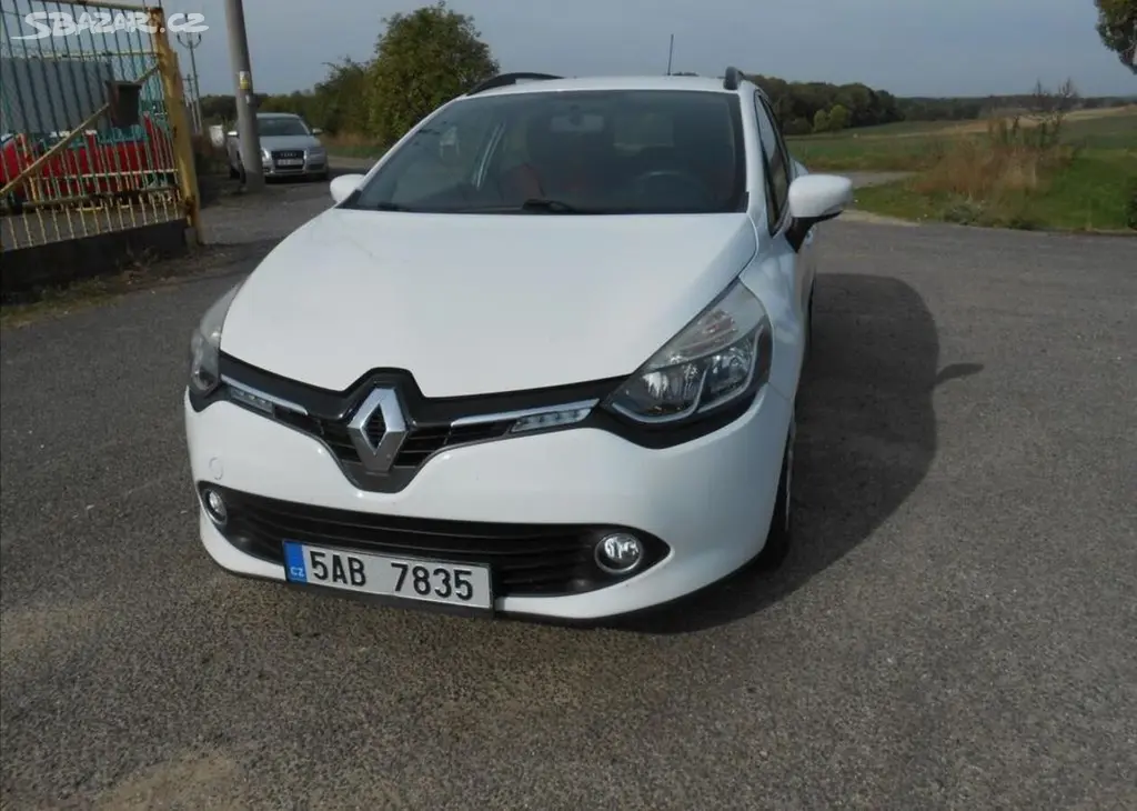 Renault Clio 1,2 54 kW CZ Serviska benzín - fotka 3