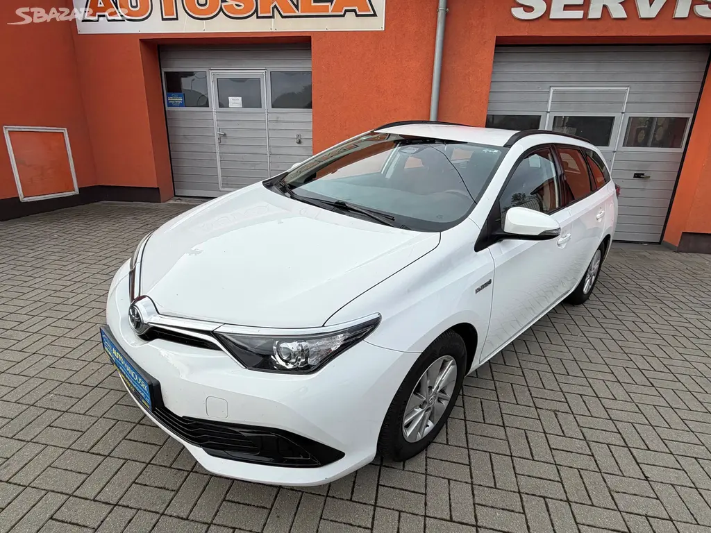 Toyota Auris, 1.8 e-CVT AUTOMAT
