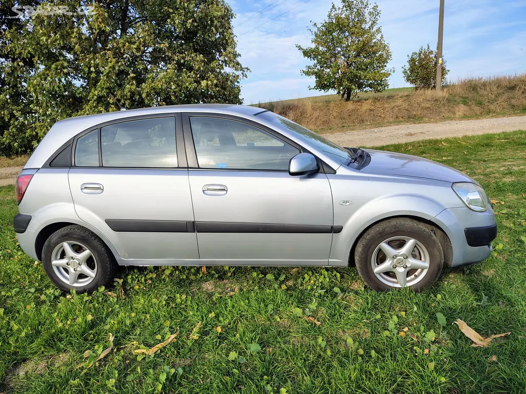 Kia RIO 1,4 71kW 2009 - fotka 2