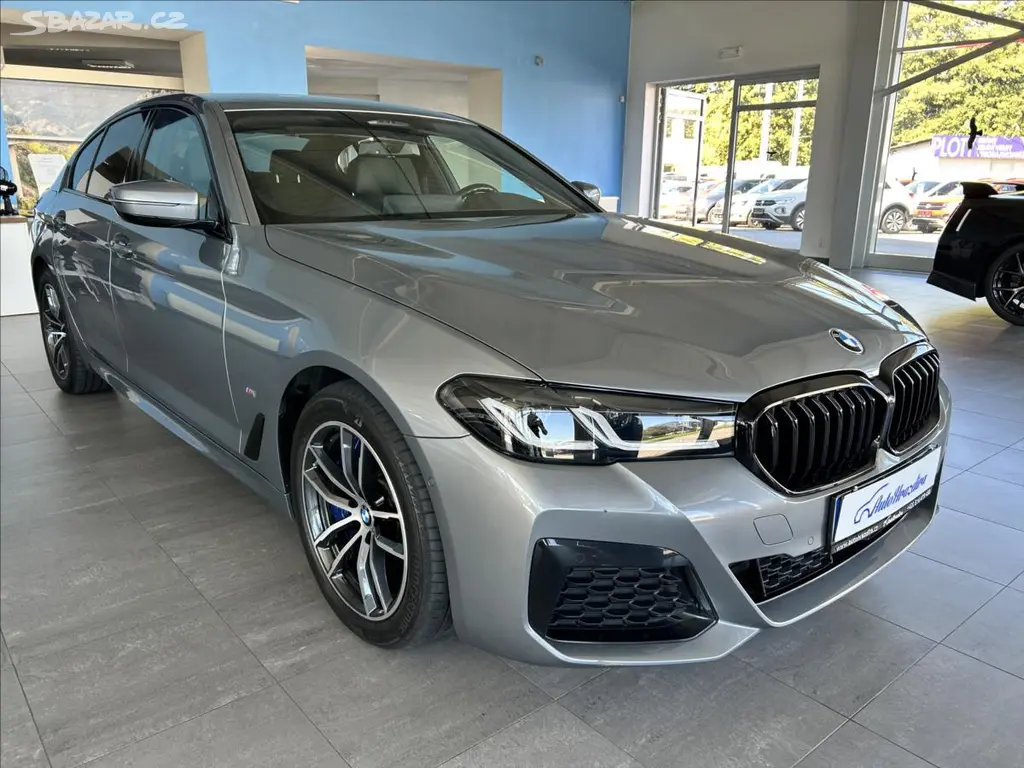 BMW Řada 5, 3,0 530xD,210kW,ČR,M-SPORT,D