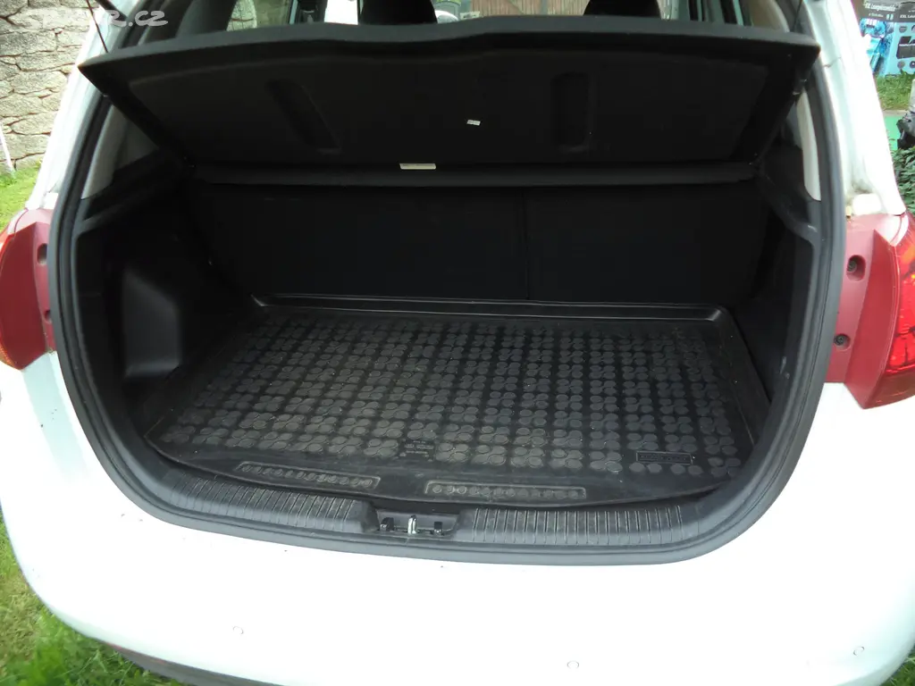 Kia Venga 1,6 CVVT,92kW - fotka 3