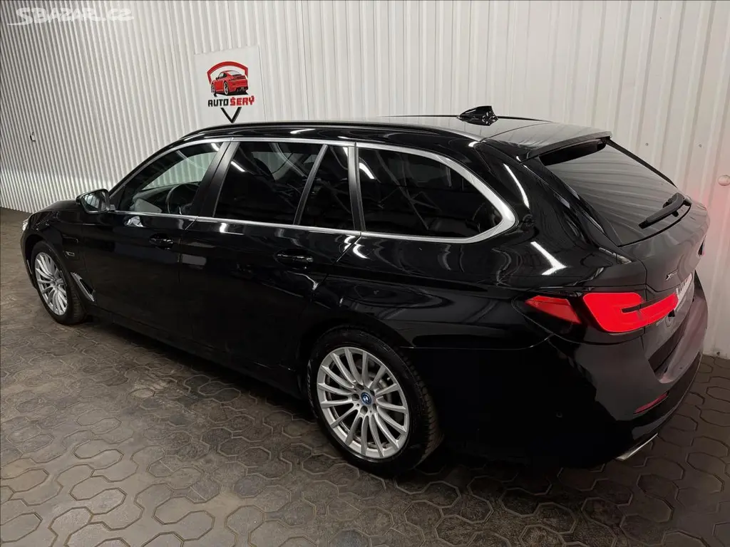 BMW Řada 5, 530E XDRIVE ACC LASER TAŽNÉ - fotka 6